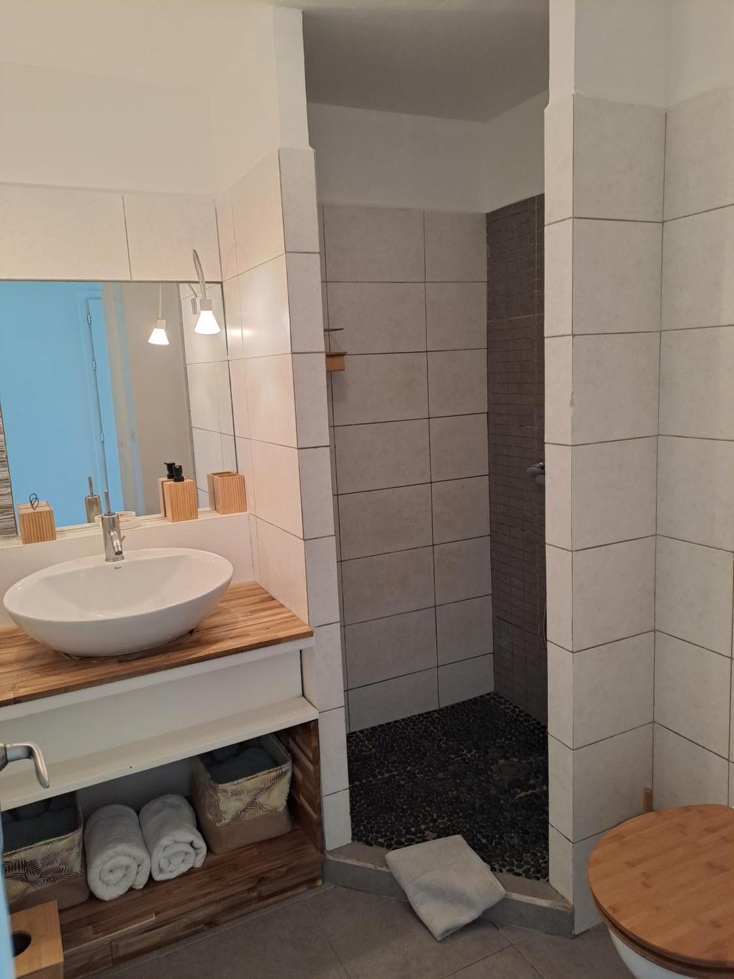 Rdc Appartement En Bord De Mer Au Son Des Vagues Le Moule Exterior foto